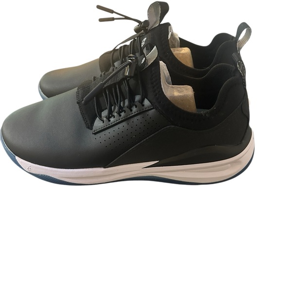 Clove Classic Night Shift Sneakers Tennis Shoes Waterproof Fluid Proof NWOB 9.5 - Picture 1 of 5